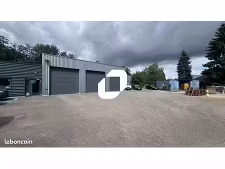 local d'activité 400 m²