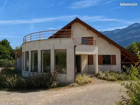 maison 7 pièces 180 m²