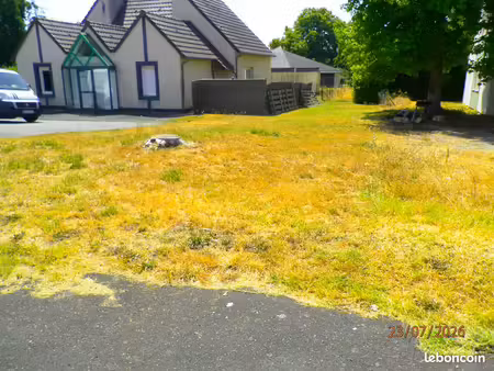 terrain constructible 220m2-centre moncé en belin