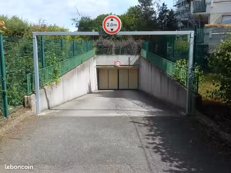 location garage fermé (box privatif - parking sécurisé) - les mureaux