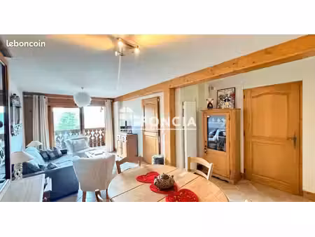 les carroz : t3 de 53 m² au calme  grand balcon et vue panoramique  secteur du lay