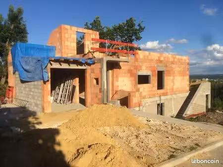 terrain 550 m² avec maison d’architecte en cours – chanteloup-les-vignes