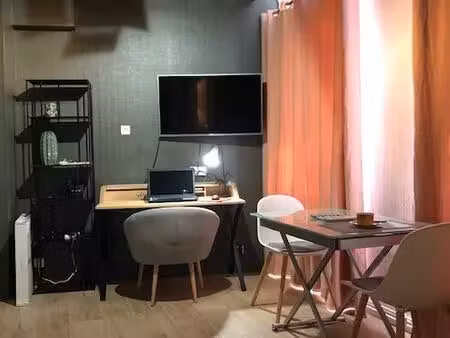 studio confortable refait à neuf