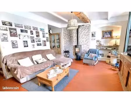 spacieuse maison de village avec studio indépendant