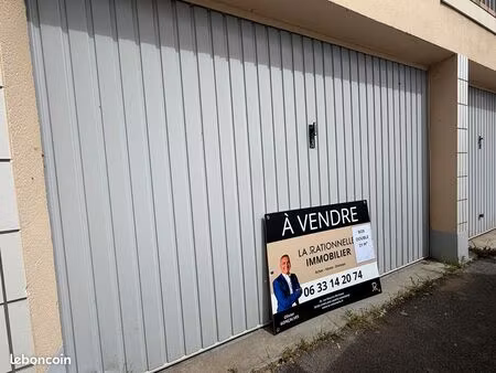 parking/box 1 pièce 21 m²