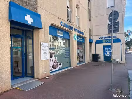 local commercial 114 m²