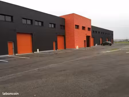 local professionnel 200 m2