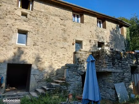 ferme caprine et maison d'habitation