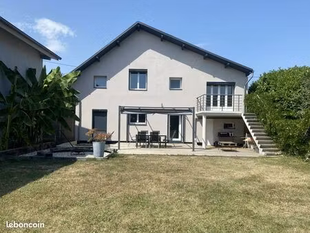 maison 6 pièces 126 m²