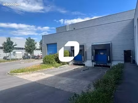 local d'activité 3 087 m²