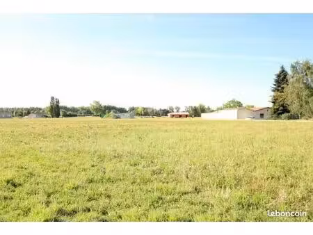 terrain à bâtir de 622 m² à negrepelisse (82) au prix de 49000