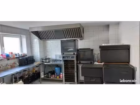 a vendre local traiteur + salle de restaurant +habitation