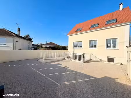 maison 7 pièces 161 m²