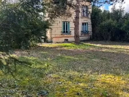 maison avec travaux en lisières des pelouses du vésinet sur grand terrain