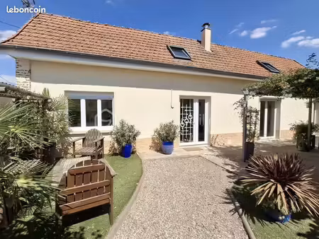 longère 4 pièces 100 m²