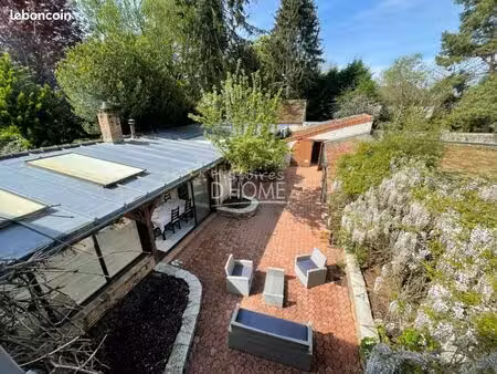 maison 7 pièces 239 m²
