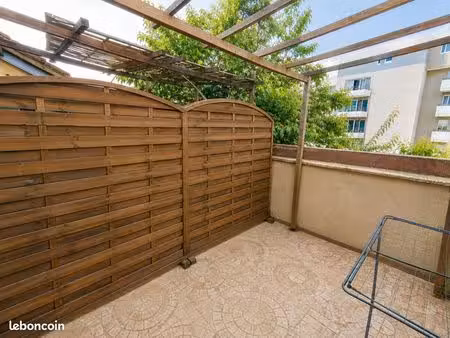 charmante t2 avec terrasse-extra muros avignon