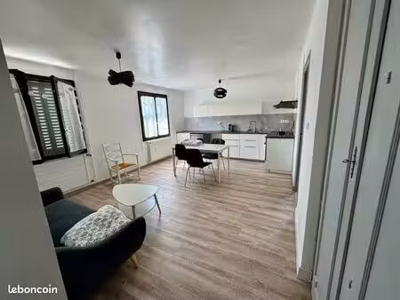 appartement 94m² - 3 chambres - centre divonne - parking x2 - à rénover