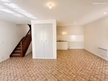 t3 duplex t3 duplex 77 m² – 2 chambres – parking – proche gare