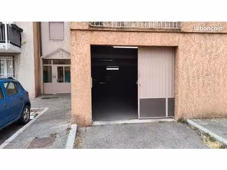 parking garage fermé avignon 15m²