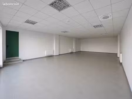 local commercial 110 m²  belle visibilité  très bon état