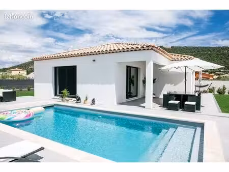 une maison pensée pour profiter pleinement de chaque instant. au sein d'un quartier calme 
