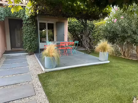 villa familiale rénovée avec jardin  piscine et commerces à pied