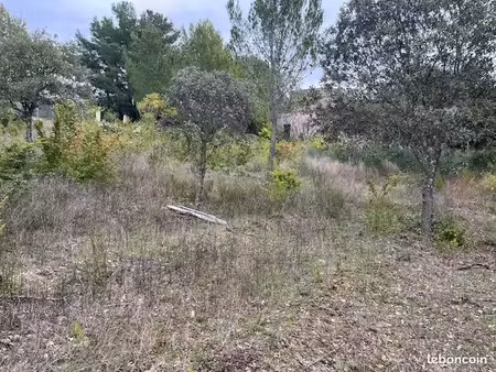 terrain à bâtir de 3750 m² à la bastidonne (84)