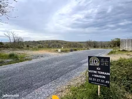 terrain à bâtir de 607 m² à mervent (85)