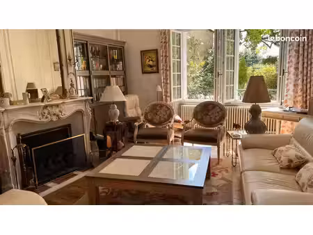 rare: appartement de caractère de 131m² avec garage et jardin privatif