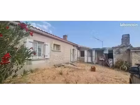 jolie maison en pierre + studio