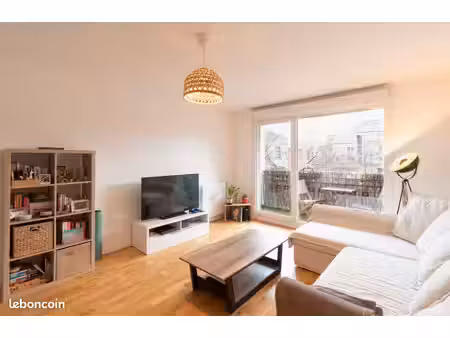 achères: bel appartement t3 rénové de 61 m² · balcon · box fermé + parking · 3 min gare re
