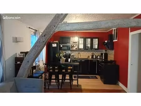 chambre meublée avec sdb privative – centre historique beaugency