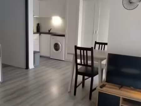 studio avec place de parking privative