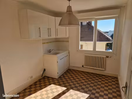 location t2 avec garage quartier chaprais