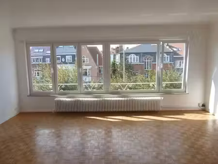 appartement 1 ch woluwe-saint-lambert  balcon  garage