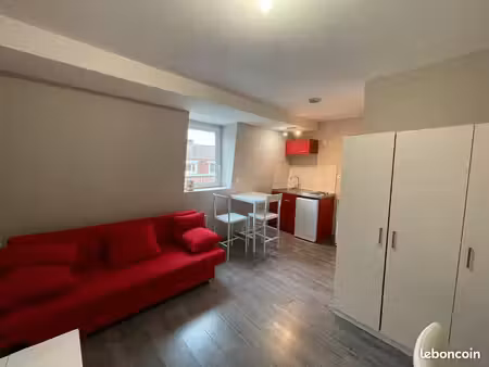 loue joli studio meublé