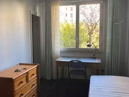 location meublée appartement 1 pièce 16 m² à lyon 6ème (69006)  410 €