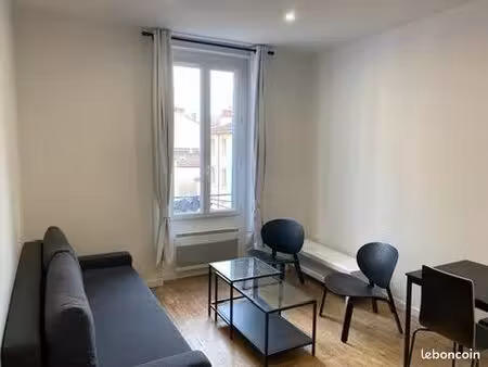 t2 meublé au coeur du 7ème idéal célibataire ou jeune couple