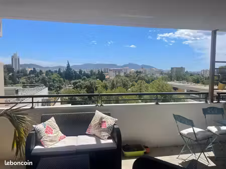 t3 avec terrasse et 2 places de parking