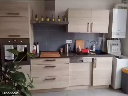 appartement t2 – 40 m² – rdc – jardinet privatif  parking et cave