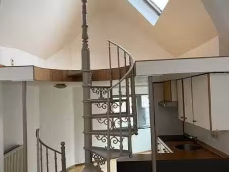 appartement 1 chambre avec escalier design à mons