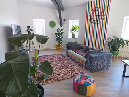 hyper centre - appartement semi meublé
