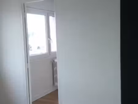 loue au 35 a avenue de rochetaillee à st etienne à compter du 1er sept appatement tout con