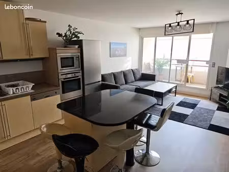 t2 rénové 57 m² – prébendes – balcon – parking – gare à 5 min