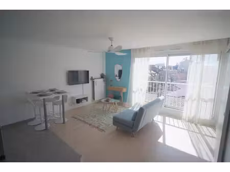 location meublée appartement 2 pièces 36 m² à villeurbanne (69100)  900 €