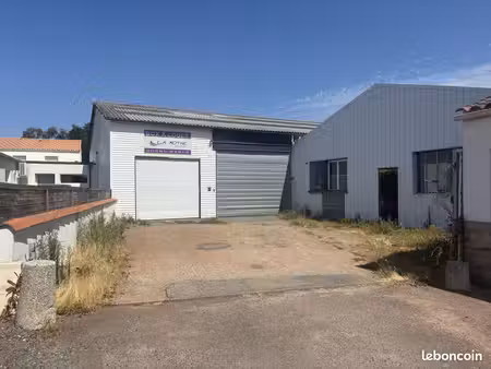 parking/box 16 m² les achards