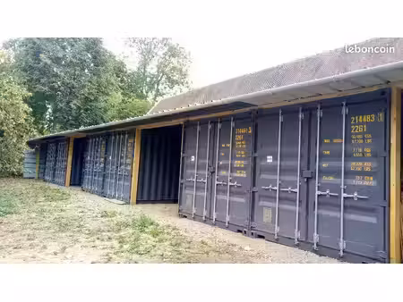 des boxes / containers / stockage / garde meubles individuels pour tout stocker