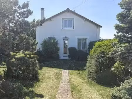 location meublée maison 5 pièces 82 m² à carrieres-sur-seine (78420)  2 100 €