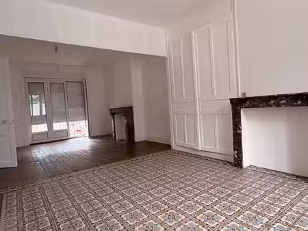 maison env. 100 m² – 2 chambres – jardin clos – centre-ville de fruges
